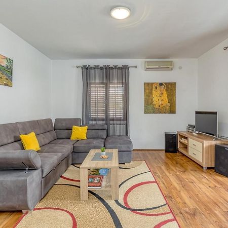 Apartament Emanuela With Private Pool Loborika Zewnętrze zdjęcie