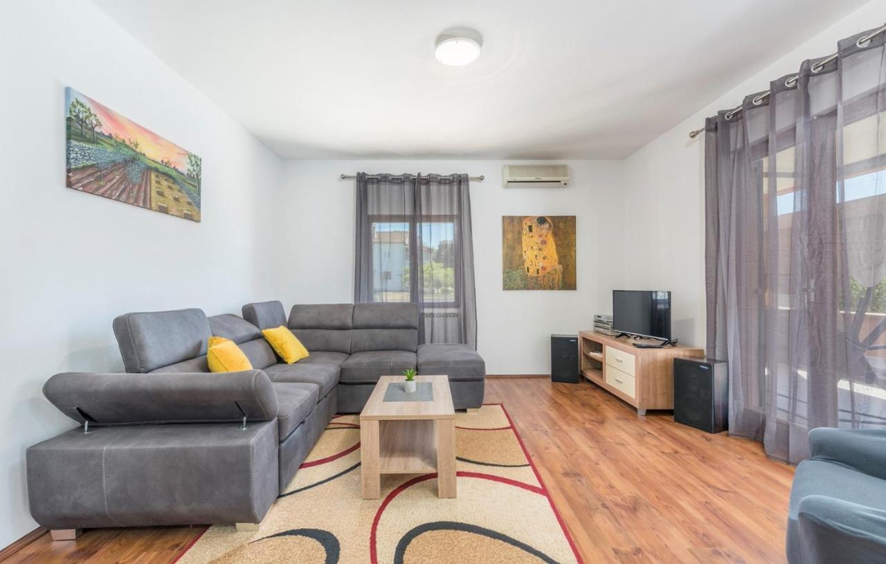 Apartament Emanuela With Private Pool Loborika Zewnętrze zdjęcie